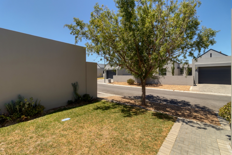 3 Bedroom Property for Sale in Aan de Wijnlanden Western Cape